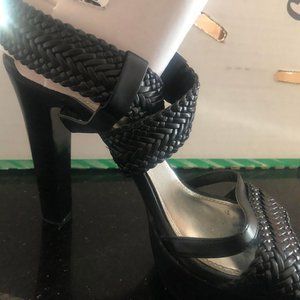 WHITE HOUSE/BLACK MARKET SANDALS